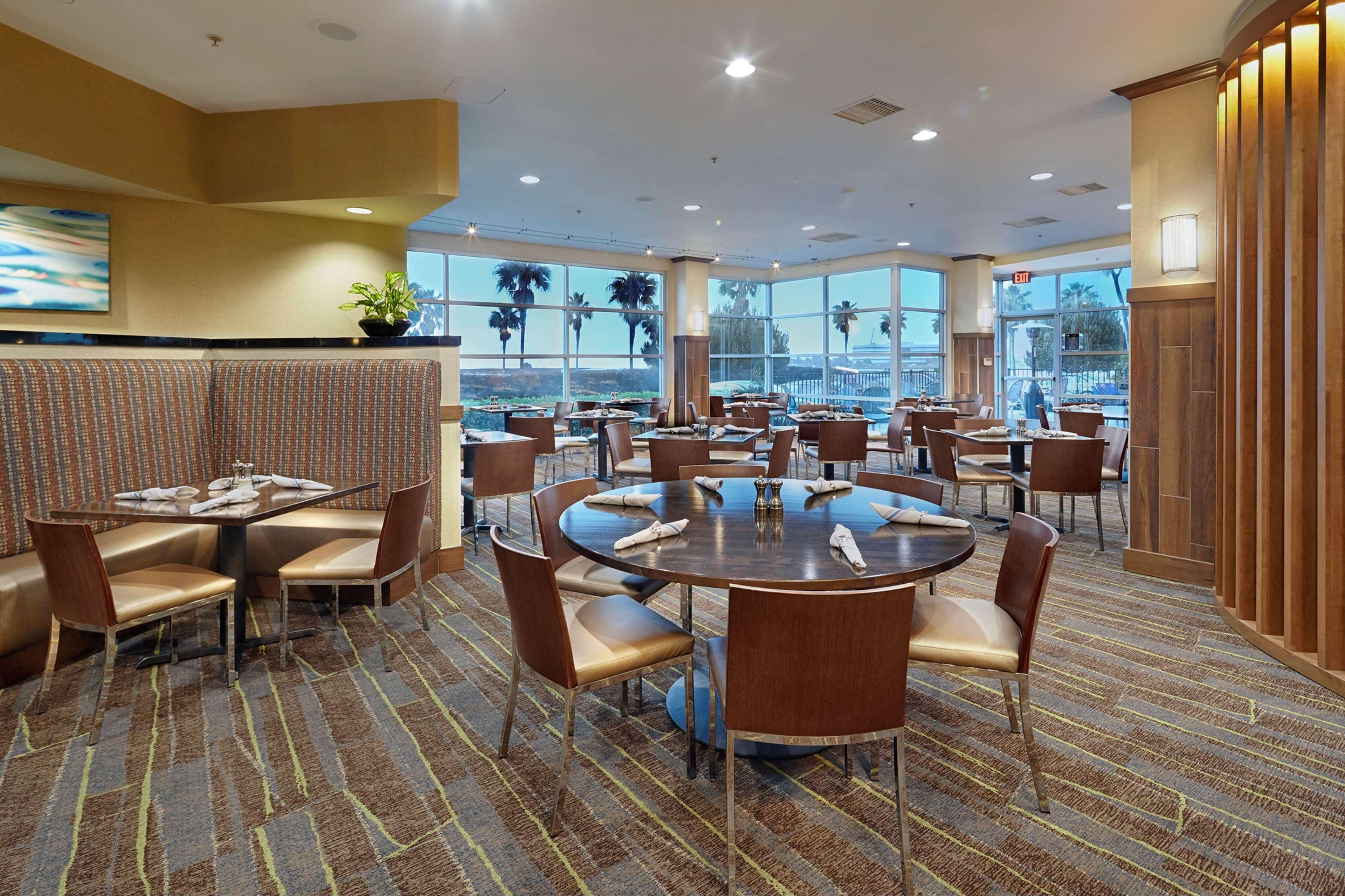 Hotel Doubletree By Hilton San Francisco Airport North Bayfront Brisbane Exterior foto