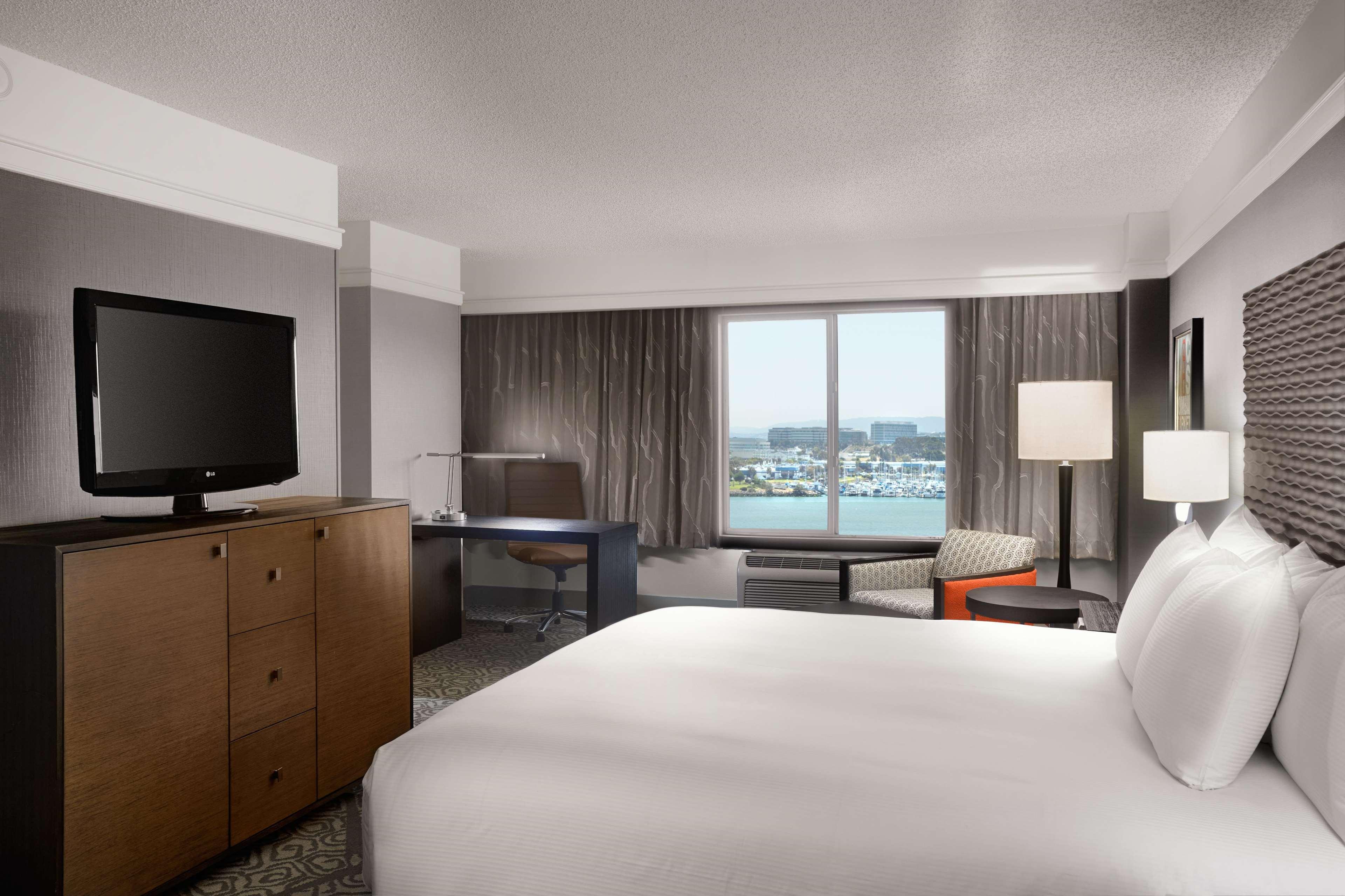 Hotel Doubletree By Hilton San Francisco Airport North Bayfront Brisbane Exterior foto
