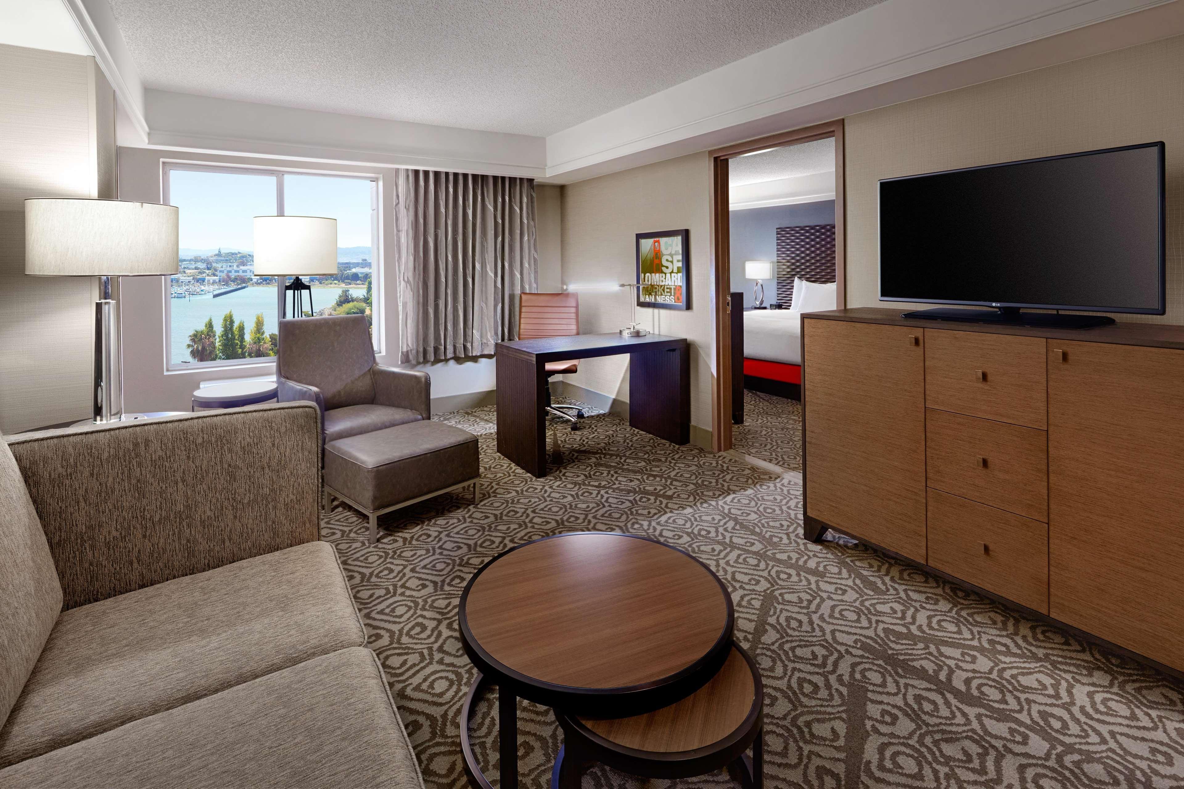 Hotel Doubletree By Hilton San Francisco Airport North Bayfront Brisbane Exterior foto
