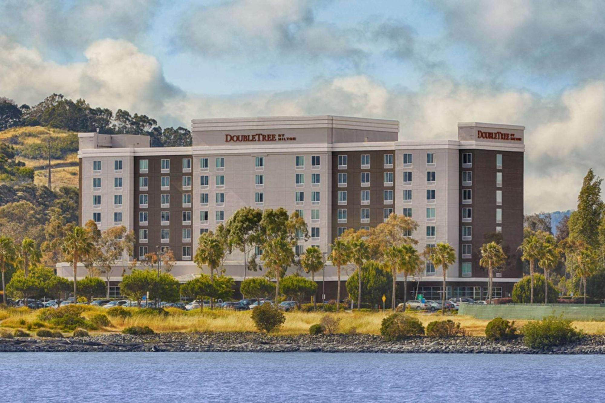 Hotel Doubletree By Hilton San Francisco Airport North Bayfront Brisbane Exterior foto